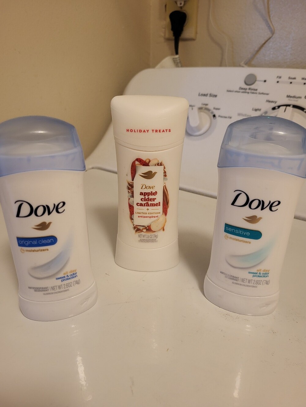 Dove Holiday Treats Apple Cider Caramel Antiperspirant Deodorant - White